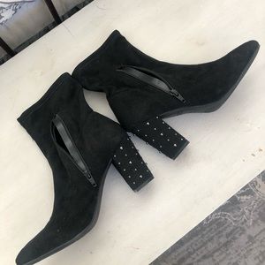 Simply Vera by Vera Wang .. black boots